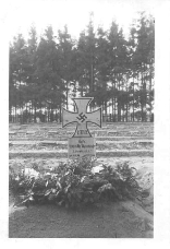 Willibald Thannhäuser gefallen am 17.10.1944: Grab in Willenberg / Ostpreußen